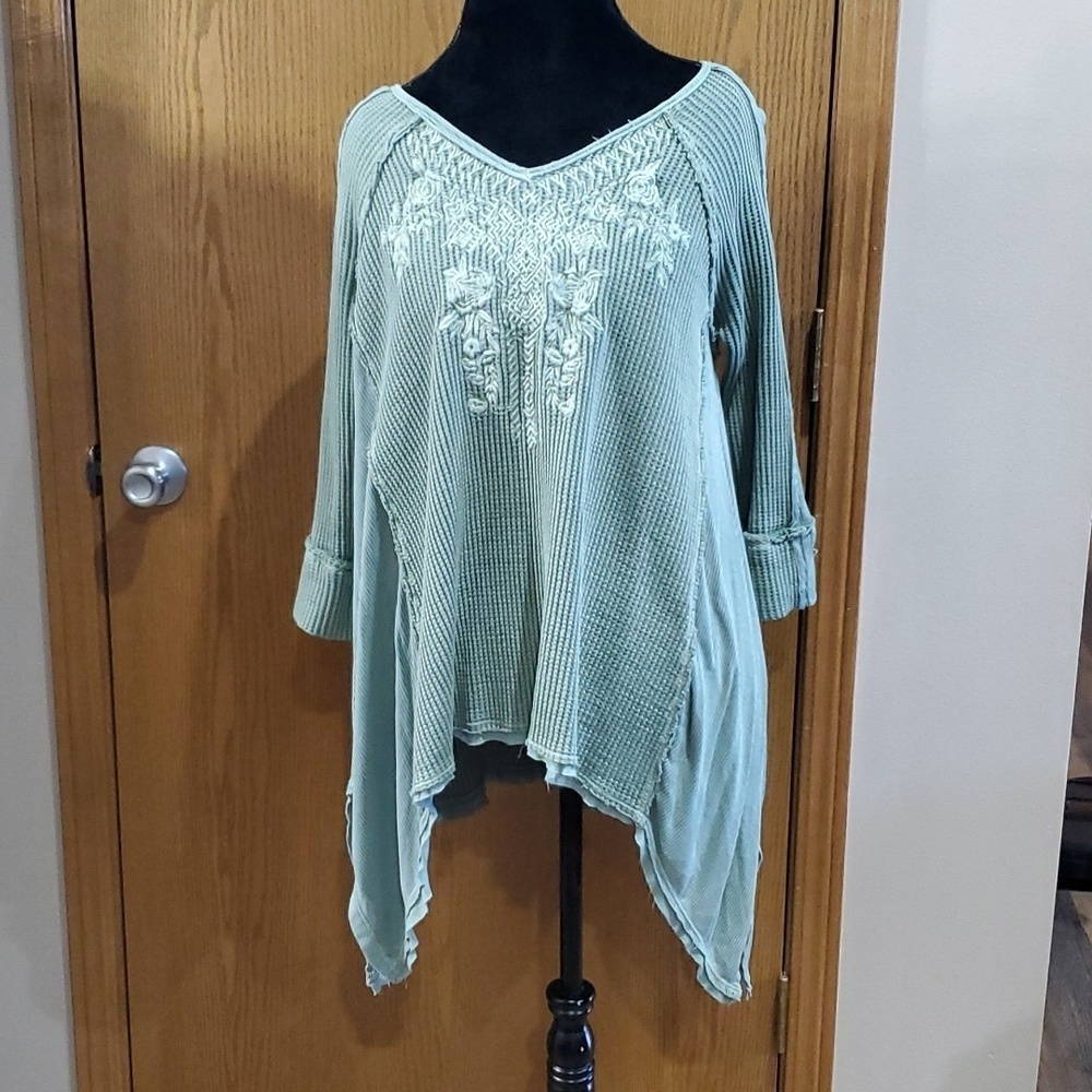 Karyn Seo sage green boho embroidered asymmetric hem distressed details top